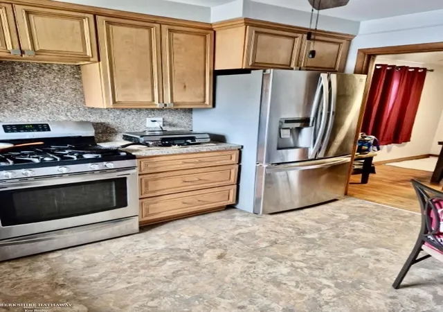 2nd image of 24524 Raven Ave, Eastpointe, MI 48021 | MLS# 50207487