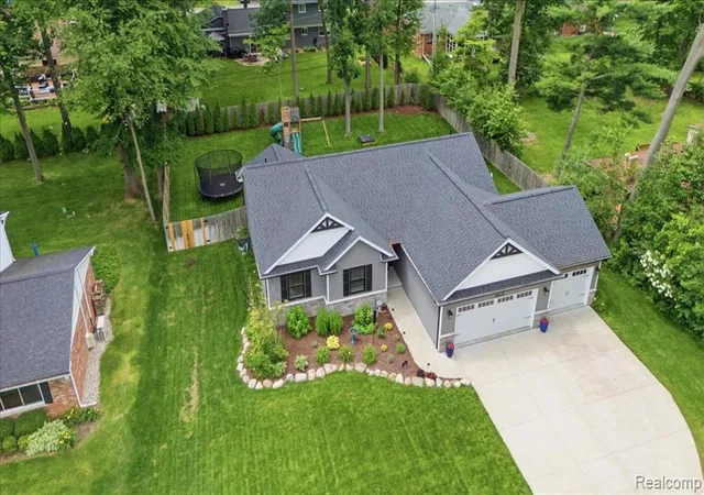 Homes for sale in Clarkston, MI | 5915 Chickadee Ln, Clarkston, MI 48346 | MLS# 61008223