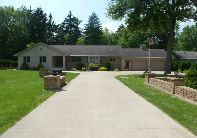 Homes for sale in Bay City, MI | 4582 S 2 Mile Rd, Bay City, MI 48706 | MLS# 50213475