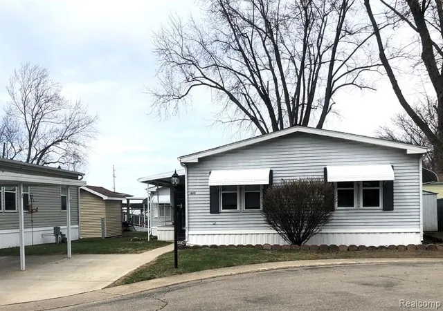 4th image of 608 Holly Court, Jonesville, MI 49250 | MLS# 60997945