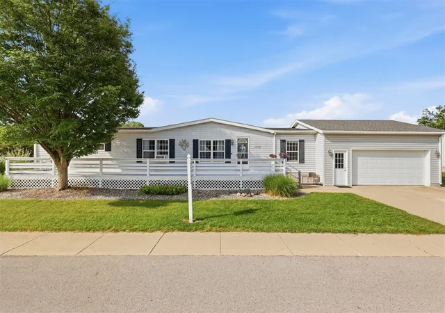 Photo 1 of Single family home for sale at 11778 Waverly Hbr, Holland, MI 49424 | MLS# 70555513 | Listing updated on 2026-08-31