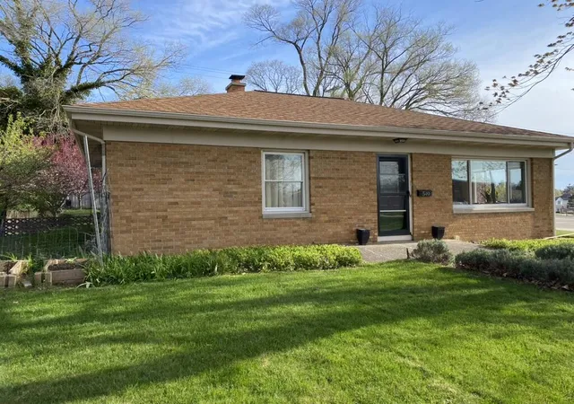 Photo 3 of Sale Pending at 549 Colfax Ave, Grand Haven, MI 49417 | MLS# 70554976 | Listing updated on 2026-08-28