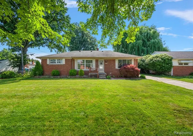 2nd image of 6326 Lathers St, Garden City, MI 48135 | MLS# 60407195