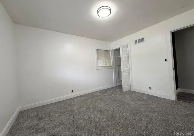 4th image of 3917 Winona St, Flint, MI 48504 3734 | MLS# 61022410