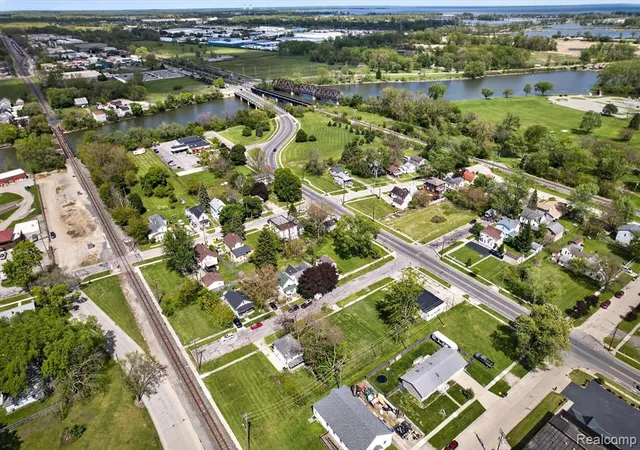 14th image of 1016 Humphrey St, Monroe, MI 48161 | MLS# 60994570