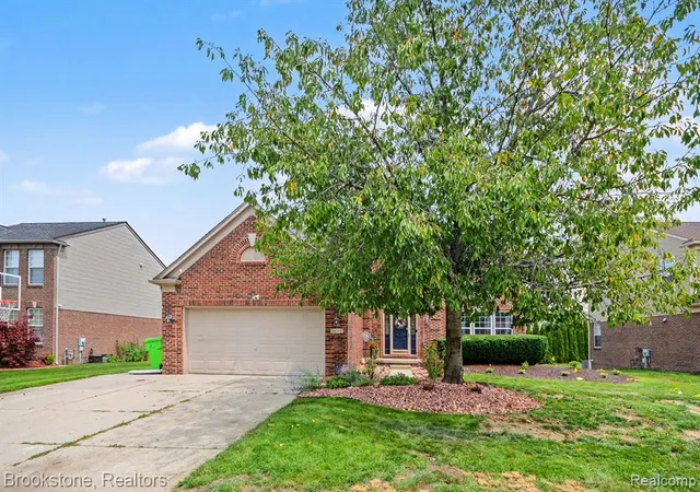 3rd image of 54502 Egmont Key Ave, Macomb, MI 48042 | MLS# 61017725