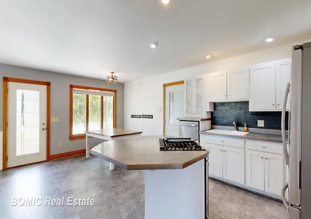 Photo 3 of Single family home for sale at 4265 Hurds Corner Rd, Cass City, MI 48726 | MLS# 50219524 | Listing updated on 2026-08-28