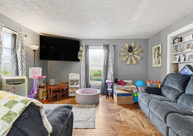 Photo 4 of Single family home for sale at 490 W Saginaw St, Breckenridge, MI 48615 | MLS# 50219394 | Listing updated on 2026-09-01