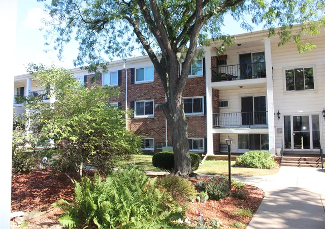 Homes for sale in Jackson, MI | 806 W Michigan Ave #32, Jackson, MI 49202 | MLS# 70499462