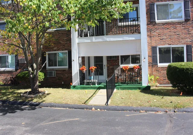 Homes for sale in Jackson, MI | 806 W Michigan Ave #32, Jackson, MI 49202 | MLS# 70499462