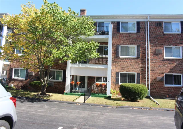 Homes for sale in Jackson, MI | 806 W Michigan Ave #32, Jackson, MI 49202 | MLS# 70499462