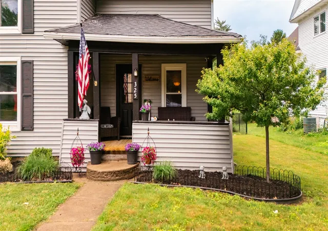 Photo 2 of Single family home for sale at 325 Grand St, Springport, MI 49284 | MLS# 70540178 | Listing updated on 2026-06-22