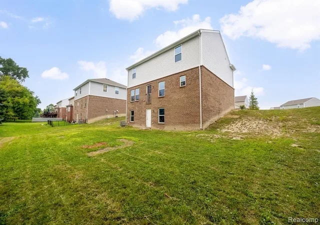 4th image of 10306 Island Lake Dr, Taylor, MI 48180 8232 | MLS# 61024321