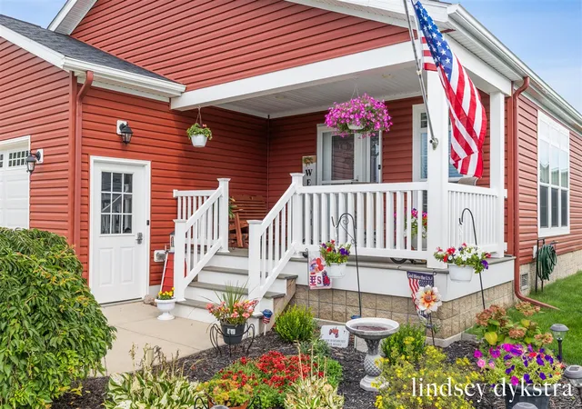 Photo 3 of Single family home for sale at 5231 Woodberry Ln, Holland, MI 49423 | MLS# 70553815 | Listing updated on 2026-08-28