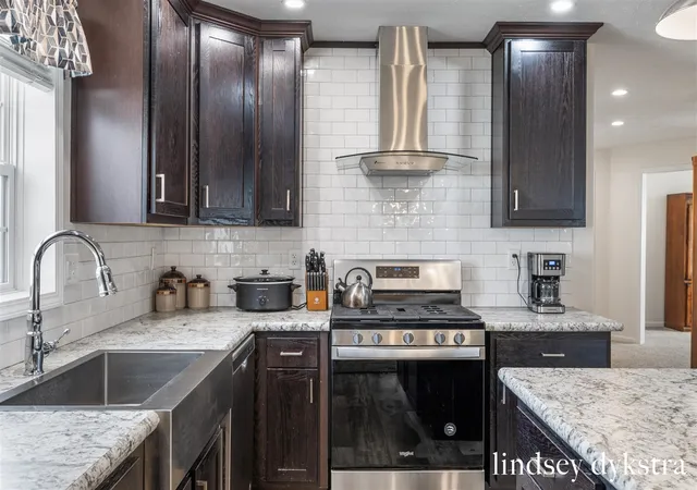 Photo 4 of Single family home for sale at 5231 Woodberry Ln, Holland, MI 49423 | MLS# 70553815 | Listing updated on 2026-08-28