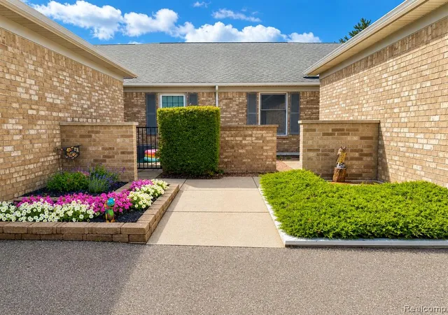 Photo 2 of Condo for sale at 48781 Ml Bank Ct, Shelby Township, MI 48315 | MLS# 61019907 | Listing updated on 2026-08-30