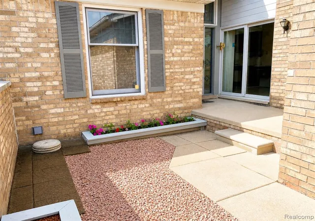 Photo 3 of Condo for sale at 48781 Ml Bank Ct, Shelby Township, MI 48315 | MLS# 61019907 | Listing updated on 2026-08-30