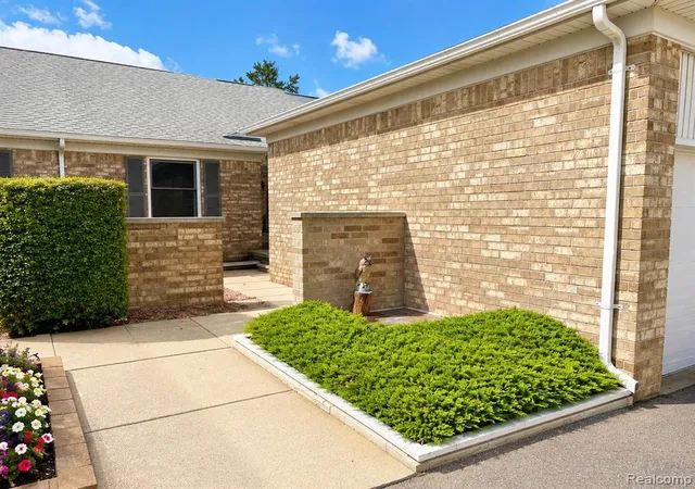 Photo 5 of Condo for sale at 48781 Ml Bank Ct, Shelby Township, MI 48315 | MLS# 61019907 | Listing updated on 2026-08-30