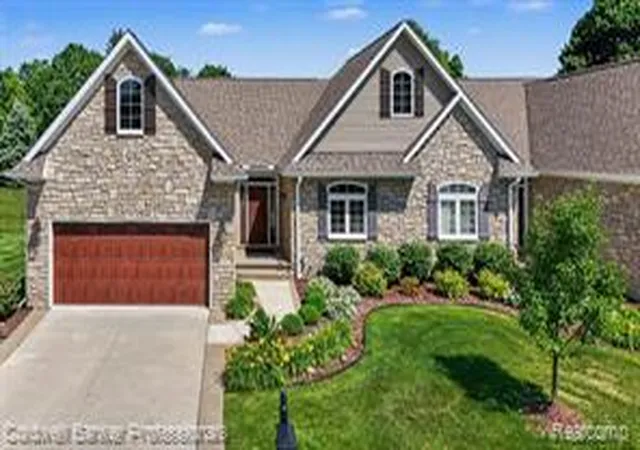 Homes for sale in Metamora, MI | 56 Fox Hollow Dr, Metamora, MI 48455 | MLS# 61009115