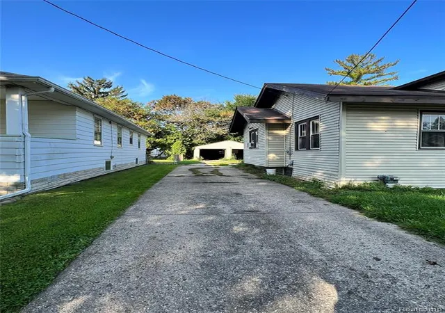 2nd image of 2243 Avon St, Saginaw, MI 48602 | MLS# 60923141