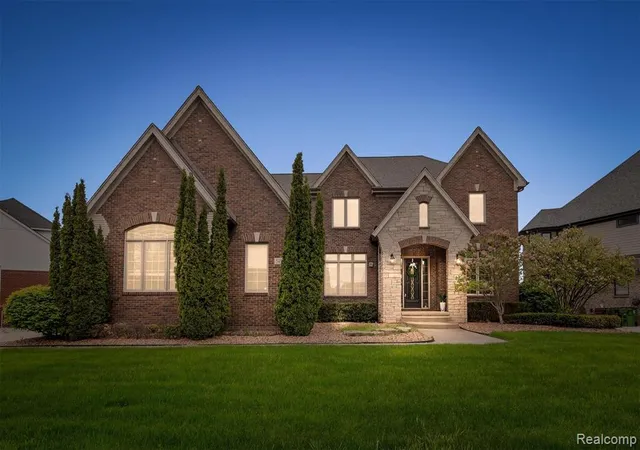 2nd image of 54381 Pelican Ln, Shelby Twp, MI 48315 1372 | MLS# 60991927