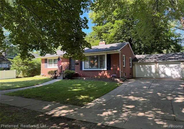 Homes for sale in Livonia, MI | 15625 Surrey St, Livonia, MI 48154 | MLS# 61007065