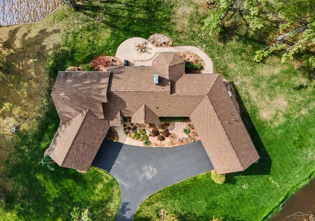 3rd image of 4589 N Island Dr, Sanford, MI 48657 | MLS# 50210262