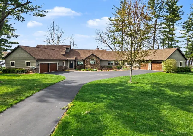 4th image of 4589 N Island Dr, Sanford, MI 48657 | MLS# 50210262
