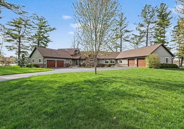 5th image of 4589 N Island Dr, Sanford, MI 48657 | MLS# 50210262