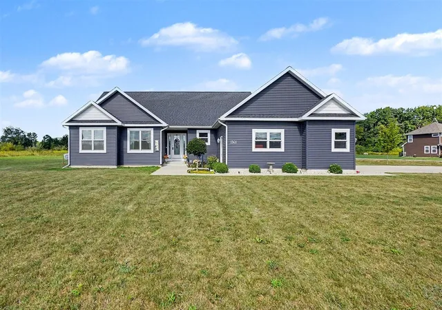 Photo 2 of Single family home for sale at 1501 Whitepine Ct, Mount Pleasant, MI 48858 | MLS# 70552964 | Listing updated on 2026-09-17