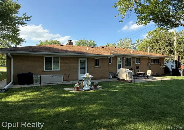 Homes for sale in Livonia, MI | 28369 Pembroke St, Livonia, MI 48152 | MLS# 61007268