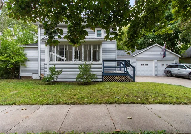 2nd image of 617 S Lansing St, Mount Pleasant, MI 48858 | MLS# 70492597