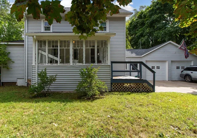 3rd image of 617 S Lansing St, Mount Pleasant, MI 48858 | MLS# 70492597