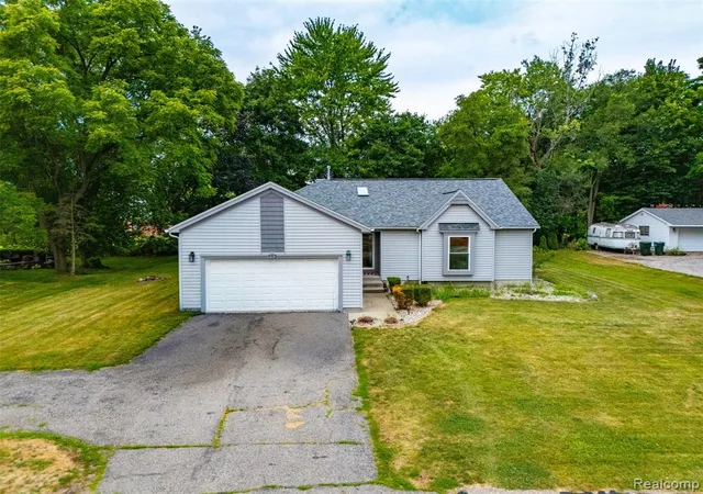 40th image of 793 N Adams Rd, Rochester Hills, MI 48309 | MLS# 61019181