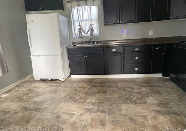 Homes for sale in Lapeer, MI | 105 S Court St, Lapeer, MI 48446 | MLS# 60983677