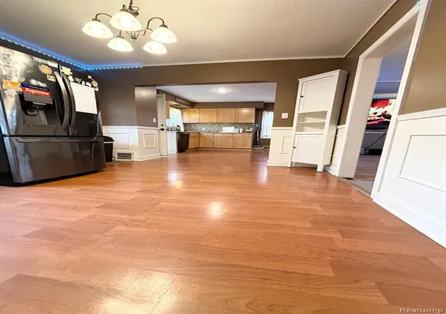 Photo 3 of Sale Pending at 17890 Martin Rd, Roseville, MI 48066 | MLS# 60957877 | Listing updated on 2026-07-13