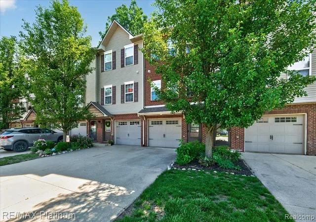 1st image of 1602 Pinecroft Ln, Howell, MI 48855 | MLS# 61018150