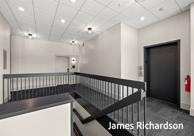 4th image of 300 Washington Ave #6, Grand Haven, MI 49417 | MLS# 70485724