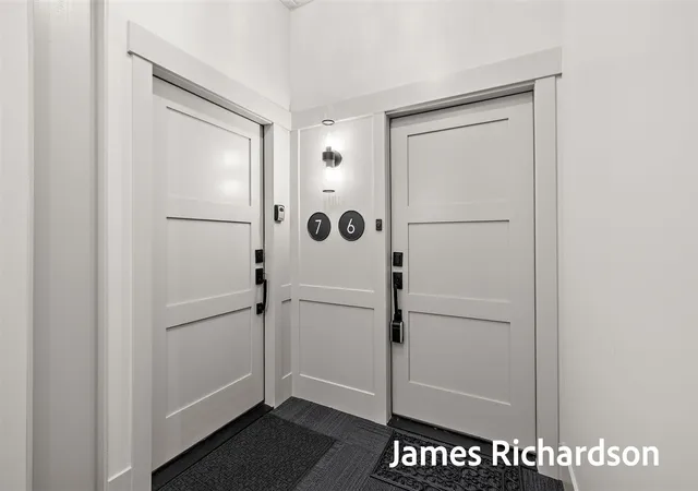 5th image of 300 Washington Ave #6, Grand Haven, MI 49417 | MLS# 70485724