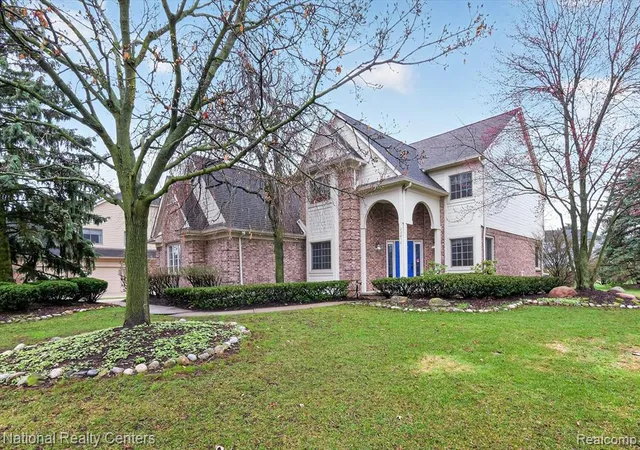 2nd image of 22270 Boulder Dr, Farmington Hills, MI 48335 | MLS# 60983534