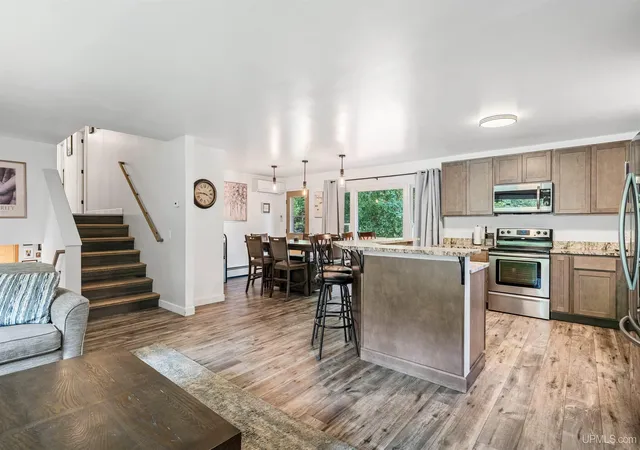 Photo 3 of Single family home for sale at 107 Surrey Ln, Marquette, MI 49855 | MLS# 50217736 | Listing updated on 2026-10-04