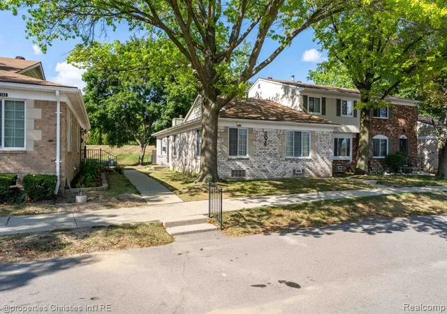Photo 1 of Sale Pending at 2078 Parmenter Blvd, Royal Oak, MI 48073 4320 | MLS# 61025819 | Listing updated on 2026-09-13