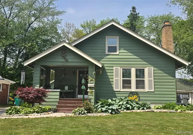 Homes for sale in Farmington, MI | 22911 Maple Ave, Farmington, MI 48336 | MLS# 60994118
