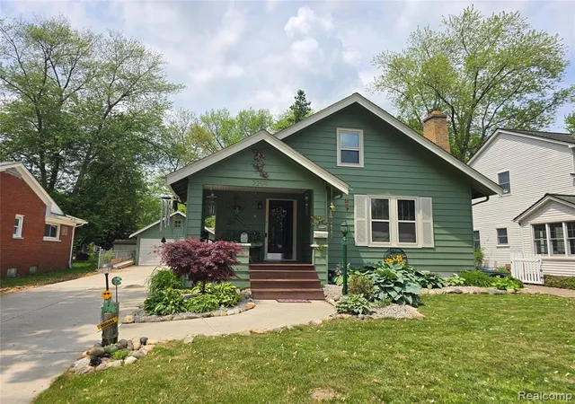 Homes for sale in Farmington, MI | 22911 Maple Ave, Farmington, MI 48336 | MLS# 60994118