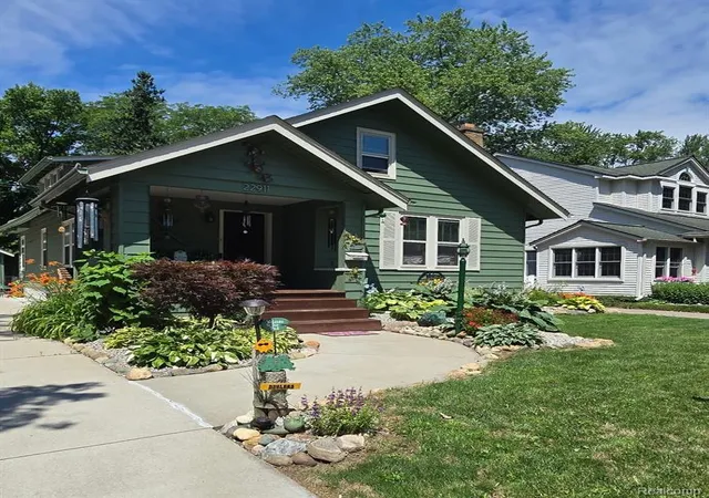 Homes for sale in Farmington, MI | 22911 Maple Ave, Farmington, MI 48336 | MLS# 60994118