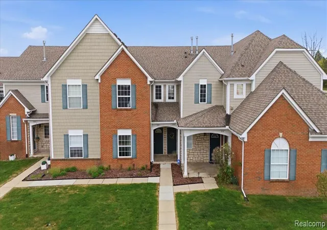 Homes for sale in Shelby Township, MI | 1980 Monarch Dr #23, Shelby Township, MI 48316 | MLS# 60998650