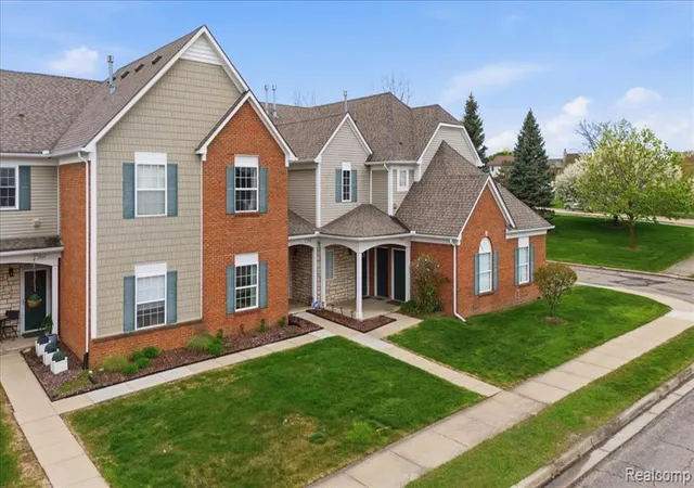 Homes for sale in Shelby Township, MI | 1980 Monarch Dr #23, Shelby Township, MI 48316 | MLS# 60998650