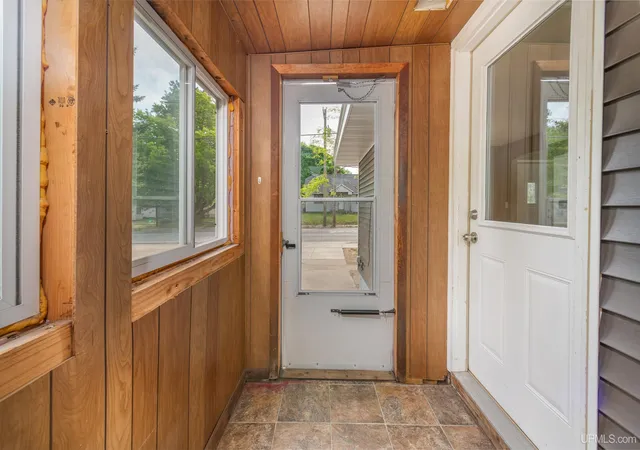 Photo 2 of Single family home for sale at 1207 Lincoln Ave, Marquette, MI 49855 | MLS# 50210774 | Listing updated on 2026-09-21