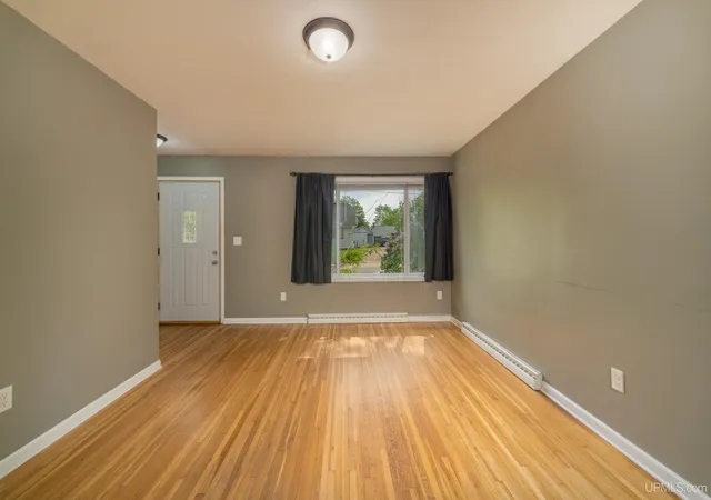 Photo 4 of Single family home for sale at 1207 Lincoln Ave, Marquette, MI 49855 | MLS# 50210774 | Listing updated on 2026-09-21