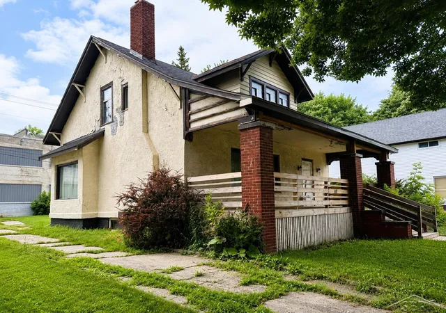 Homes for sale in Bay City, MI | 117 N Vanburen St, Bay City, MI 48708 | MLS# 50214172